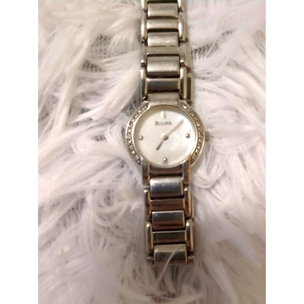 Bulova Diamond Mother Of Pearl Watch 96r08